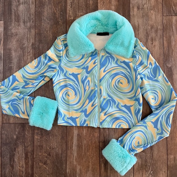Tops - Cropped sweatshirt/jacket 🦋